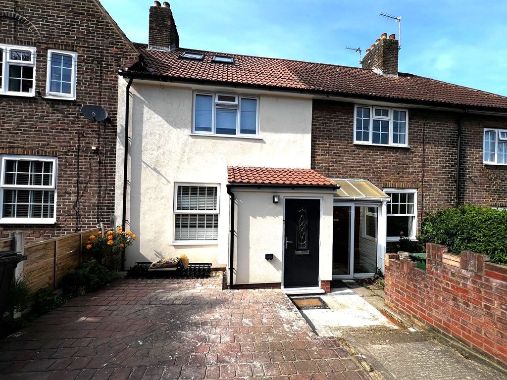 3 bed terraced house for sale in Shaw Road, Bromley BR1, £500,000 Zoopla