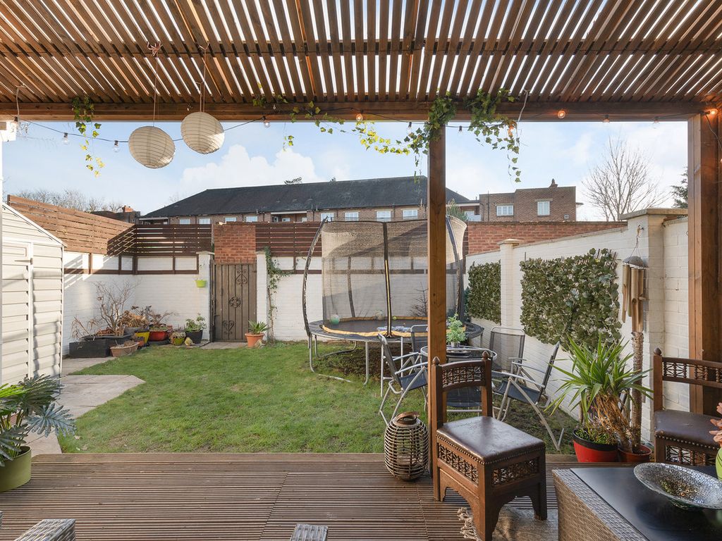 4 bed end terrace house for sale in Pevensey Close, Isleworth TW7, £