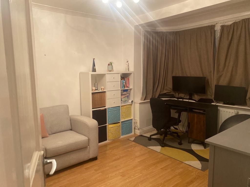 Room to rent in Wadham Gardens, Greenford UB6 Zoopla