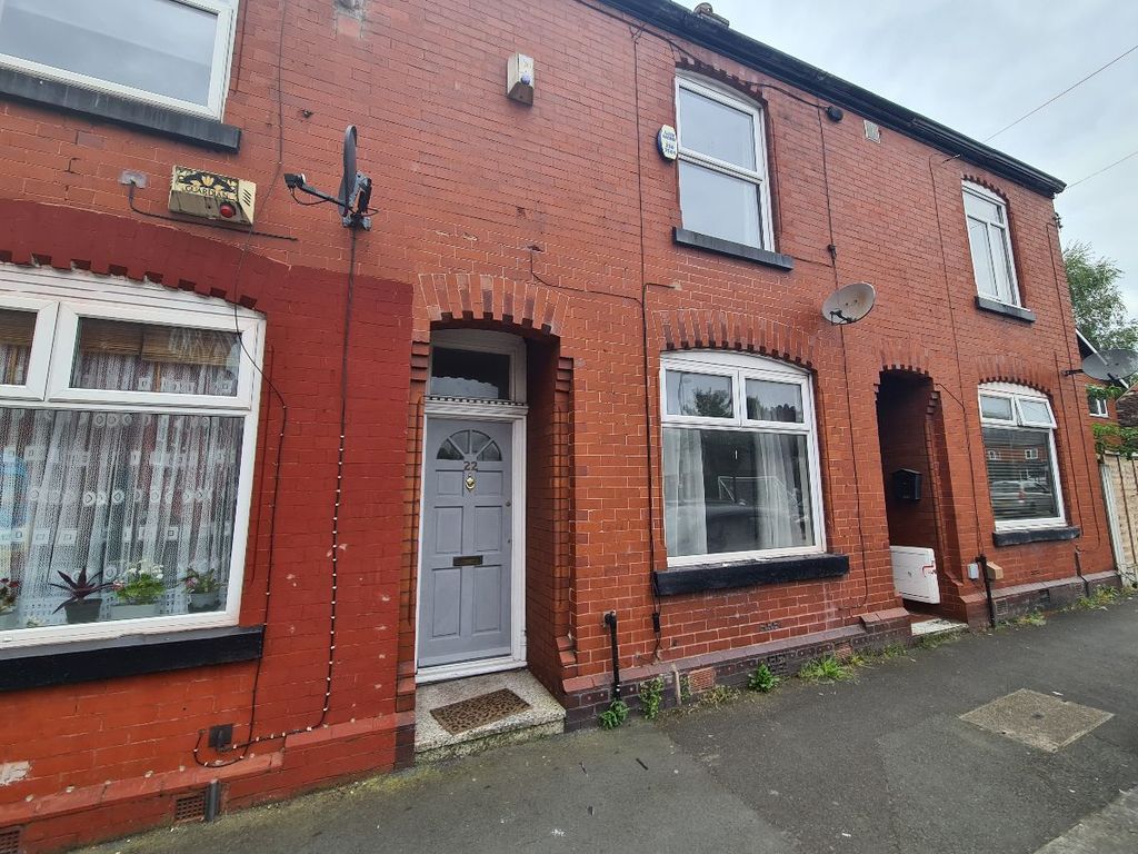 2 bed terraced house to rent in Lewis Street, Eccles, Manchester M30
