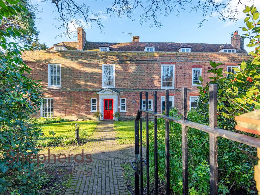 3 bed flat for sale in High Road, Broxbourne EN10, £399,995 Zoopla