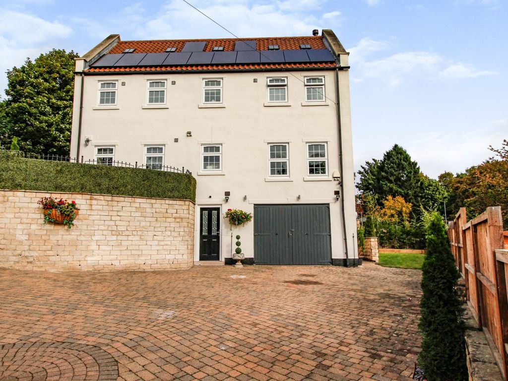 4 bed mews house for sale in Old Hill Mews, Conisbrough, Doncaster DN12