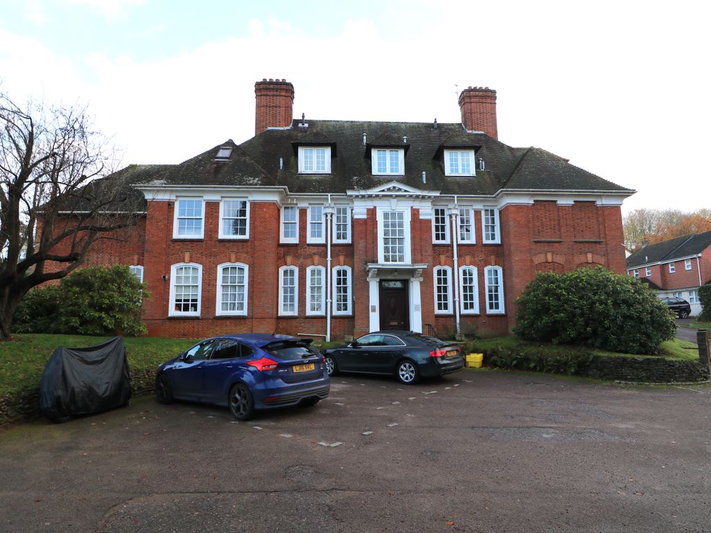 2 bed flat to rent in St. Pauls Road West, Dorking RH4 Zoopla