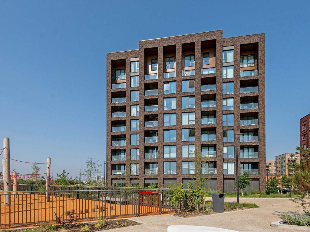 2 bed flat for sale in Shackleton Way, London E16 Zoopla