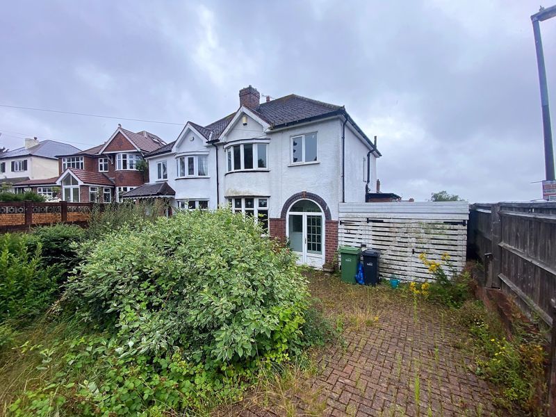 3 bed semidetached house for sale in Oakham Road, Dudley DY2, £200,000