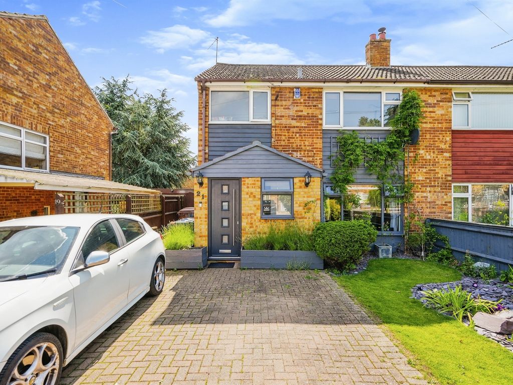 3 bed semidetached house for sale in Fallowfields, Bicester OX26 Zoopla
