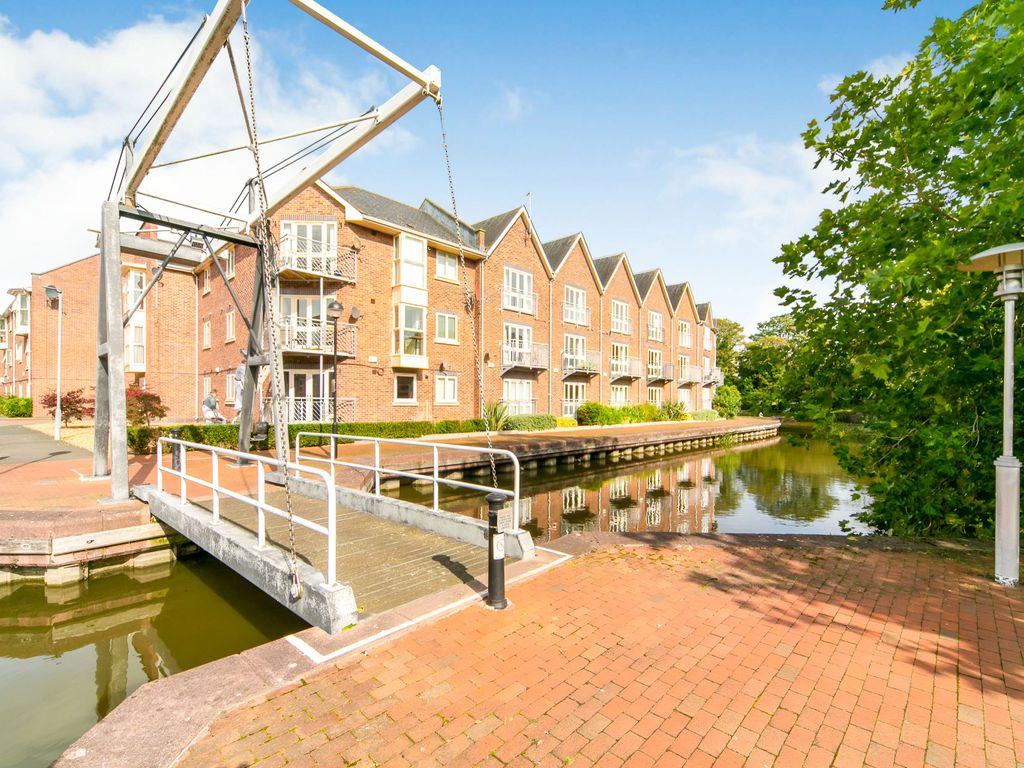 2 bed flat for sale in Waters Edge, Chester CH1, £200,000 Zoopla
