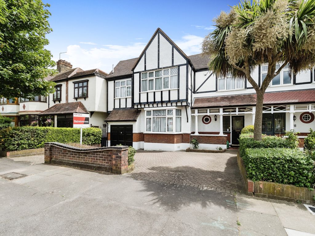 4 bed semidetached house for sale in Sunnymede Drive, Ilford IG6 Zoopla