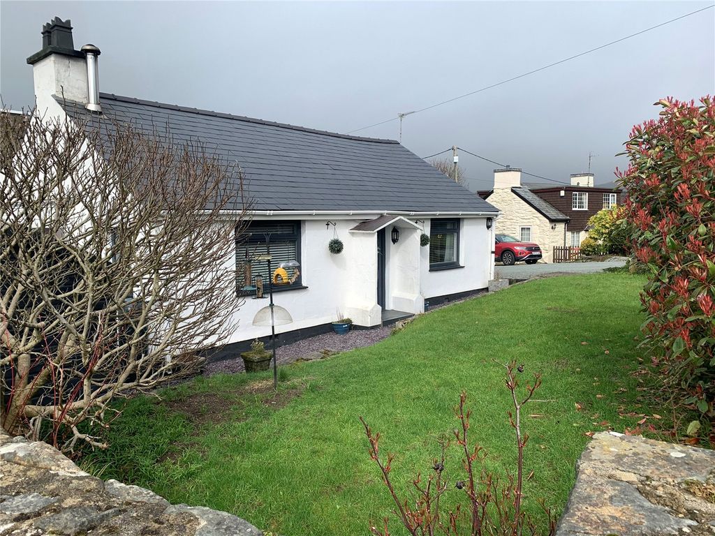 2 bed bungalow for sale in Pentrefelin, Criccieth, Gwynedd LL52 Zoopla