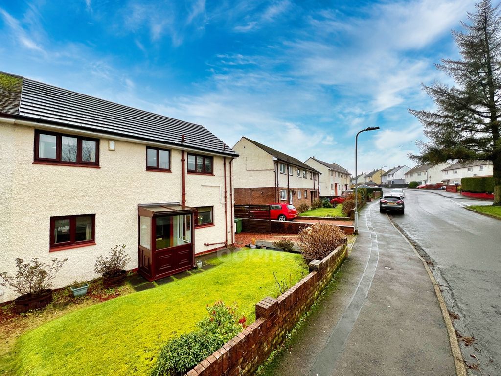 4 bed semidetached house for sale in 5 Troubridge Avenue, Kilbarchan