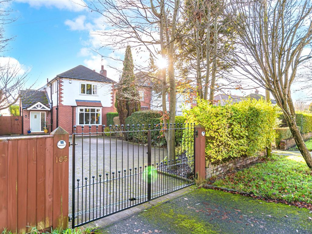3 bed detached house for sale in Bramhall Moor Lane, Hazel Grove