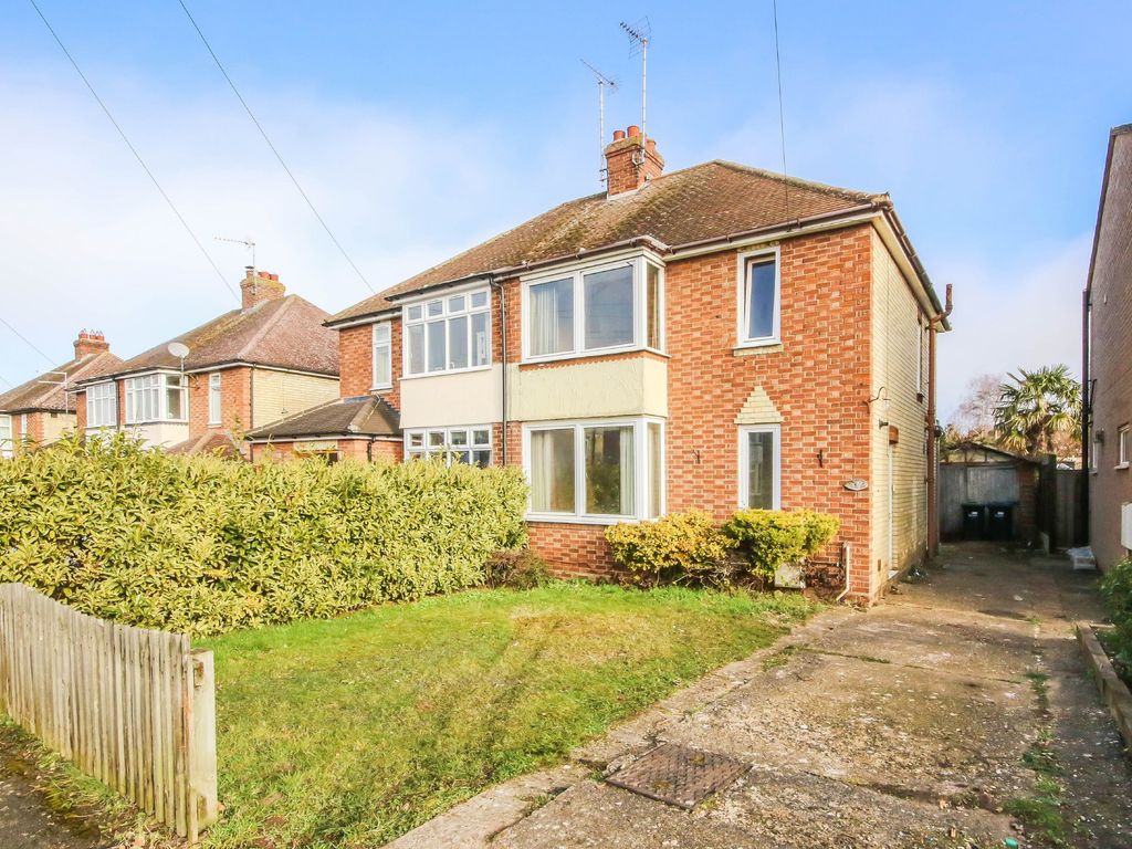 3 bed semidetached house for sale in Stretton Avenue, Newmarket CB8