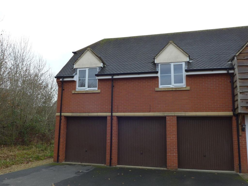 2 bed semidetached house to rent in Eyre Close, Haydon End, Swindon