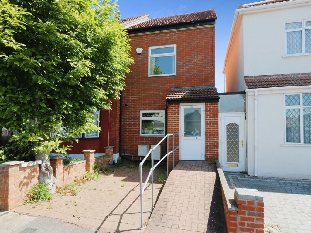 3 bed terraced house for sale in Littlemoor Road, Ilford IG1 Zoopla