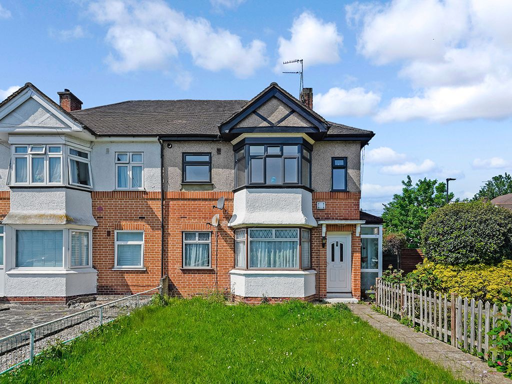 2 bed for sale in Frederick Crescent, Enfield EN3, £279,995 Zoopla