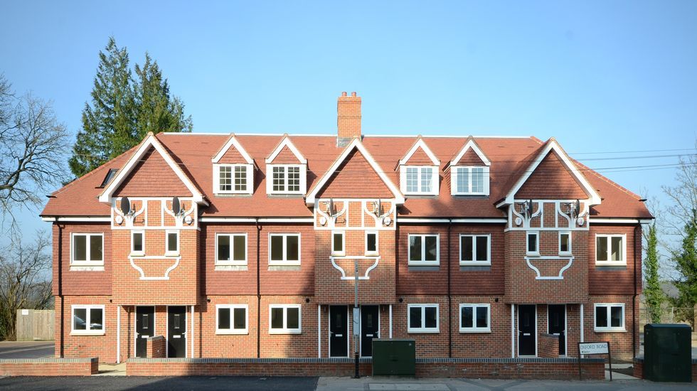 4 bed terraced house to rent in Oxford Road, Tilehurst, Reading RG31