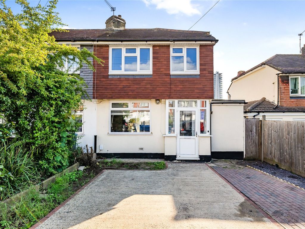 3 bed end terrace house for sale in Hazelbank, Tolworth, Surbiton KT5, £499,950 Zoopla