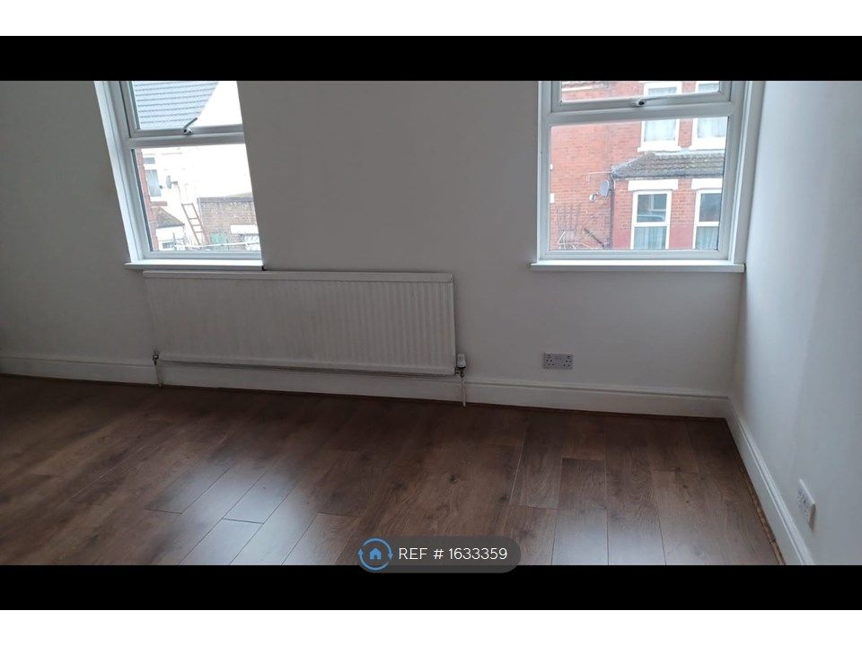 2 bed flat to rent in Vivian Road, Wellingborough NN8 Zoopla