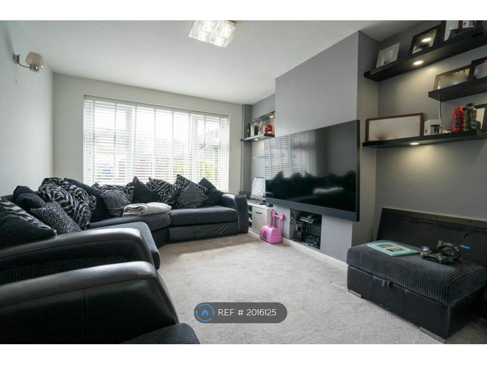 3 bed semidetached house to rent in Bignal Drive, Leicester Forest