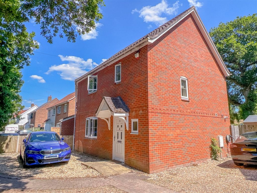 3 bed semidetached house for sale in Totton, Southampton, Hampshire