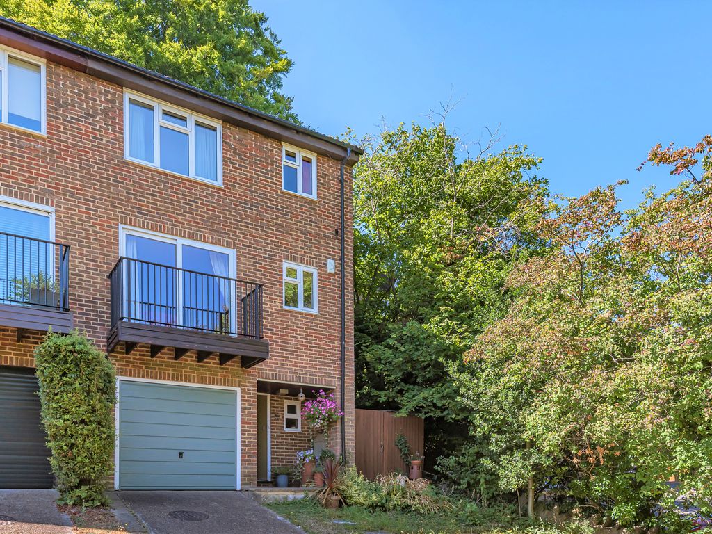 Artington Walk, Guildford, Surrey GU2  