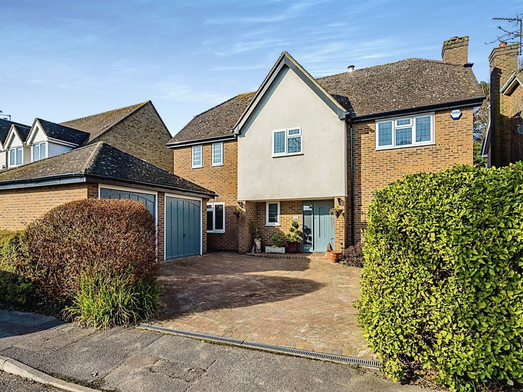 5 bed detached house for sale in The Lynch, Hoddesdon EN11 Zoopla