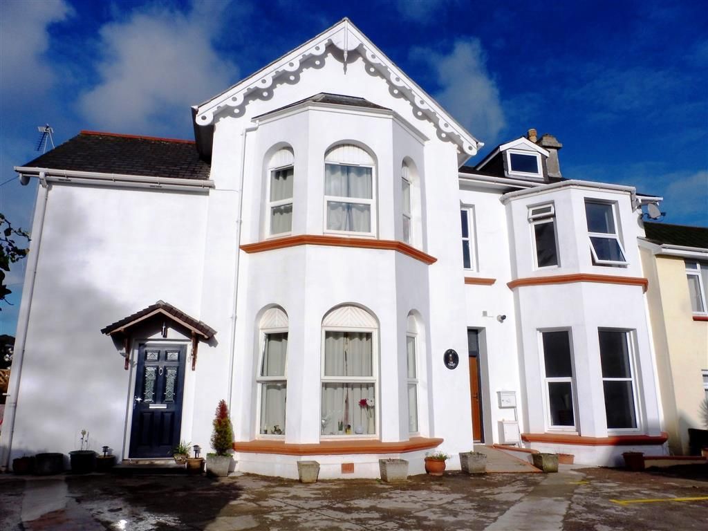 2 bed property to rent in Grosvenor Road, Paignton TQ4, £1,000 pcm Zoopla