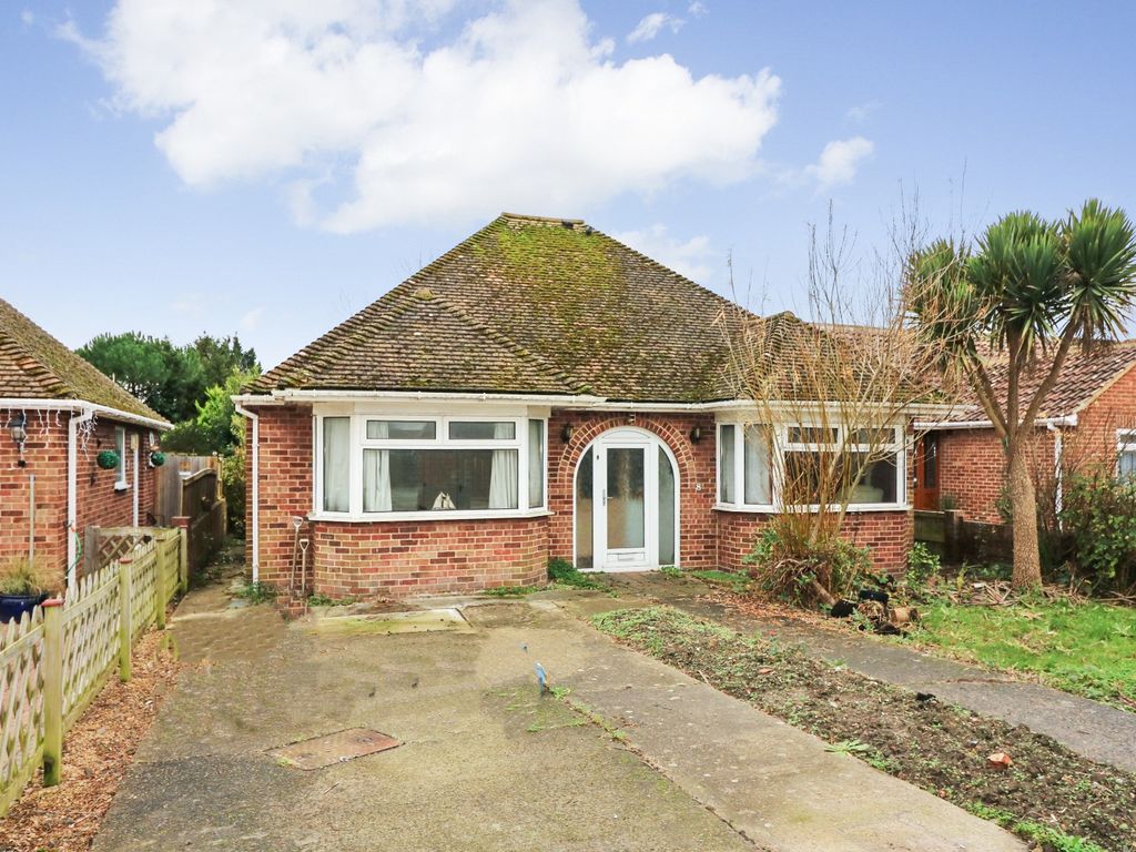 2 bed detached bungalow for sale in Ash Road, Sandwich CT13, £375,000