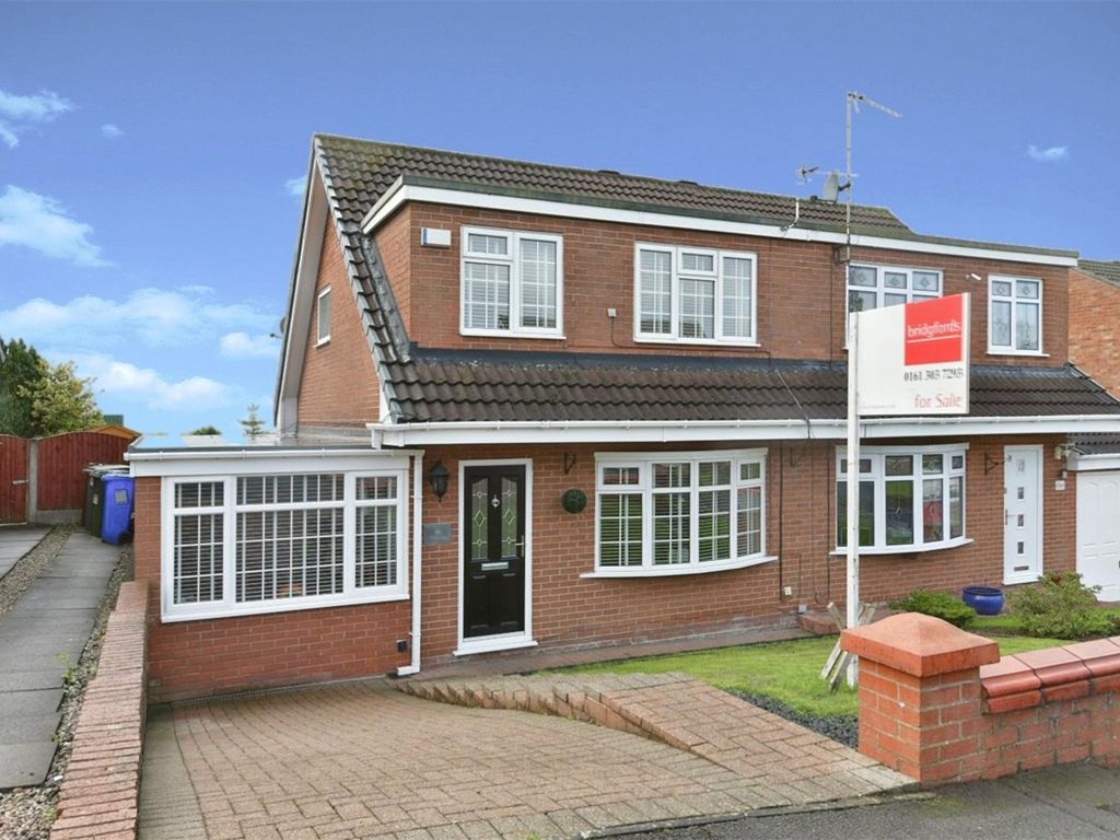 3 bed semidetached house for sale in Wordsworth Close, Dukinfield