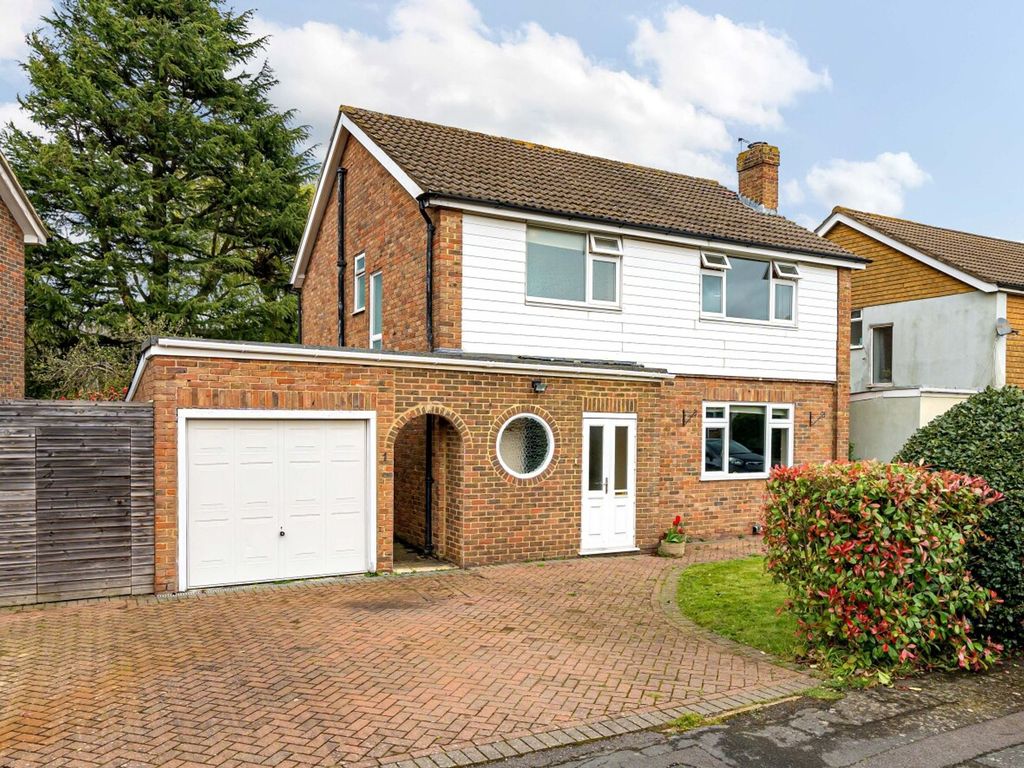 3 bed detached house for sale in Parry Close, Epsom KT17, £775,000 Zoopla