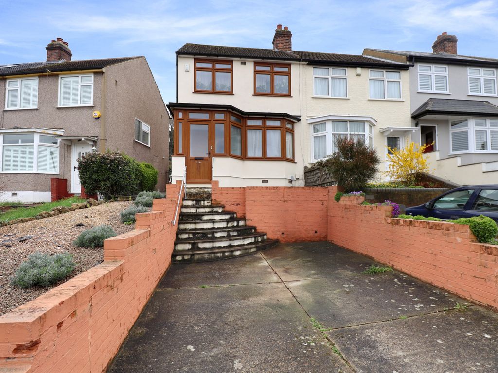 3 bed end terrace house for sale in Elstree Gardens, Belvedere DA17