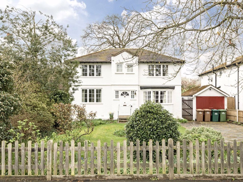4 bed detached house for sale in The Avenue, SunburyOnThames TW16 Zoopla