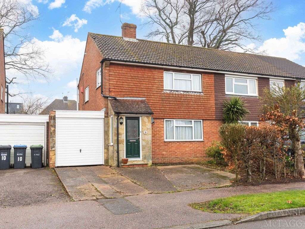 3 bed semidetached house for sale in The Meadow, Copthorne RH10, £