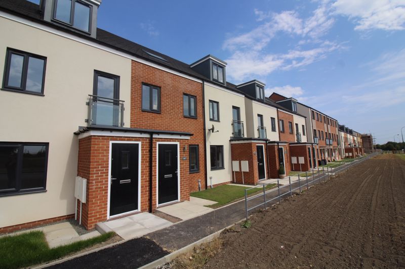 3 bed semidetached house to rent in Willowbay Drive, Great Park