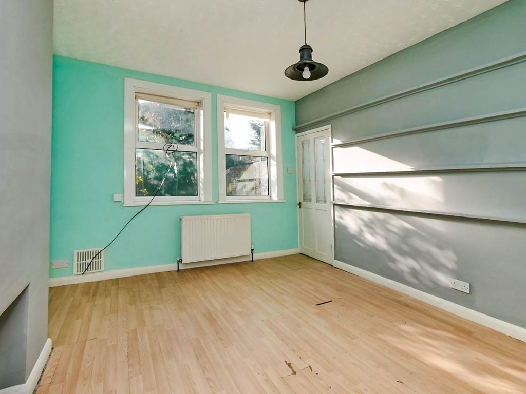 3 bed terraced house for sale in Rawdon Avenue, York YO10, £245,000