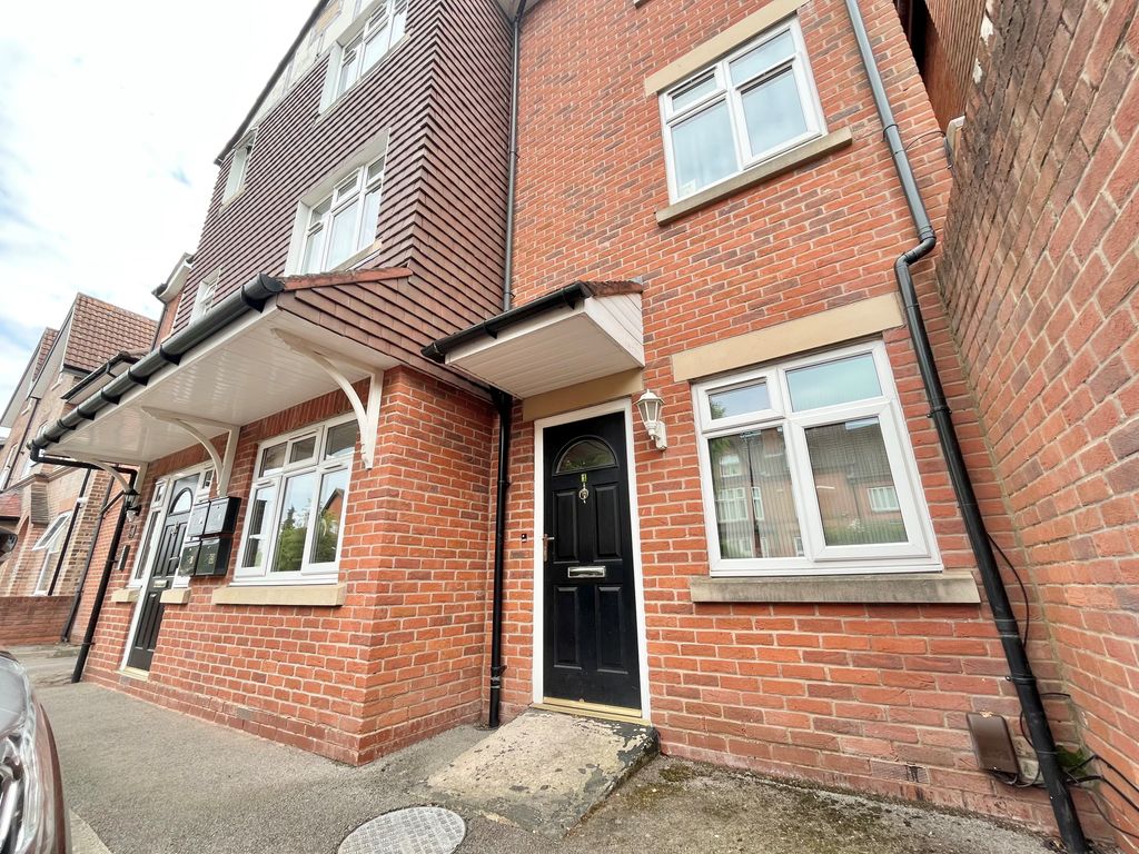 3 bed flat to rent in Mayfield Road, Moseley, Birmingham B13 Zoopla