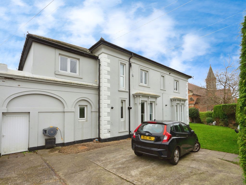 1 bed flat for sale in Richmond Road, Worthing, West Sussex BN11, £