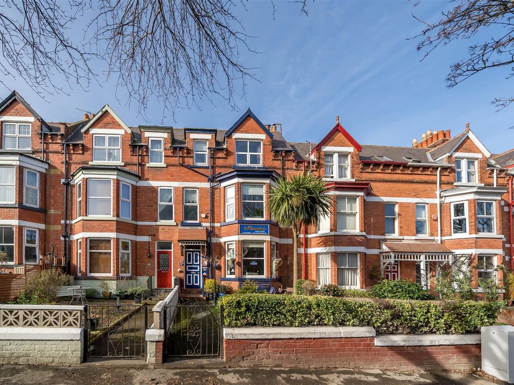 7 bed terraced house for sale in Columbus Ravine, Scarborough YO12 Zoopla