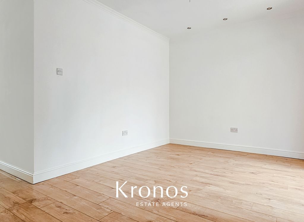 3 bed end terrace house to rent in Woodland Way, Mitcham CR4, £2,750