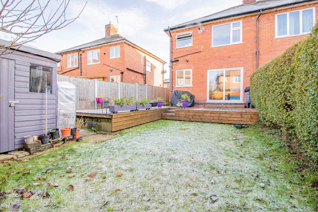3 bed semidetached house for sale in Lilac Grove, Beeston, Nottingham