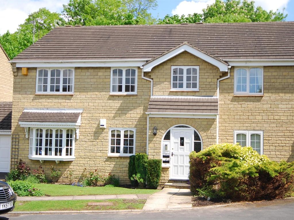 2 bed flat to rent in Oakdene Vale, Shadwell, Leeds LS17, £950 pcm Zoopla