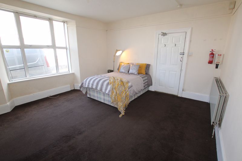 5 bed end terrace house for sale in Fore Street, Pool, Redruth TR15