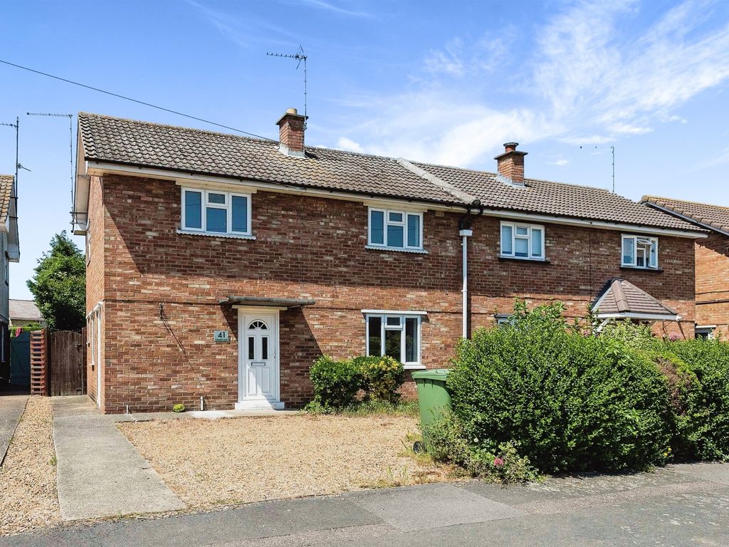 3 bed semidetached house for sale in Crescent Road, Whittlesey