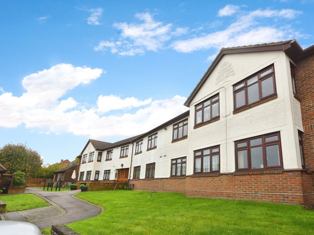 1 bed flat for sale in Sheriton Square, Down Hall Road, Rayleigh, Essex