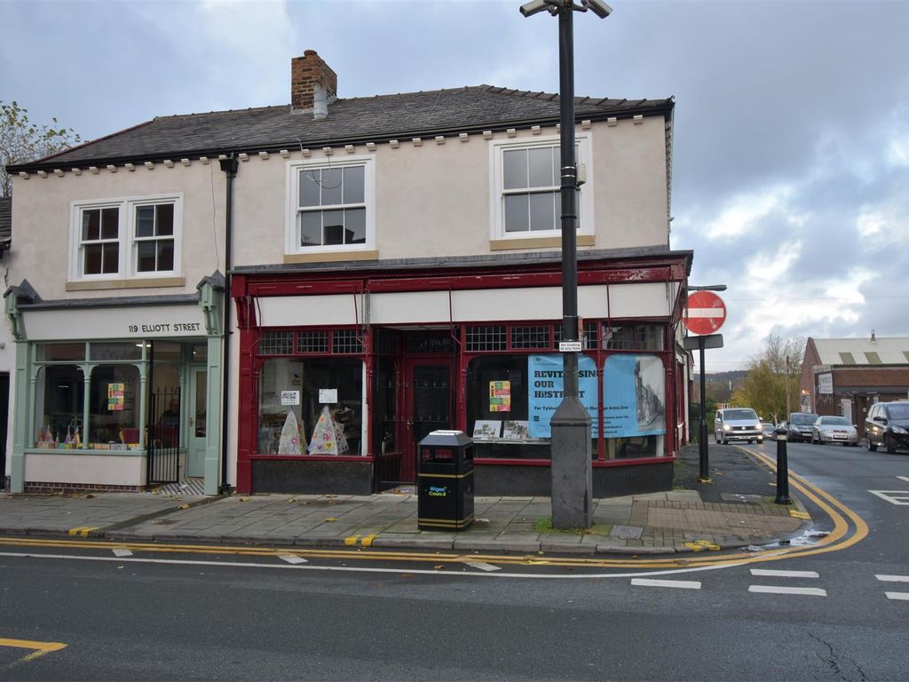 Commercial property to let in Elliott Street, Tyldesley, Manchester M29