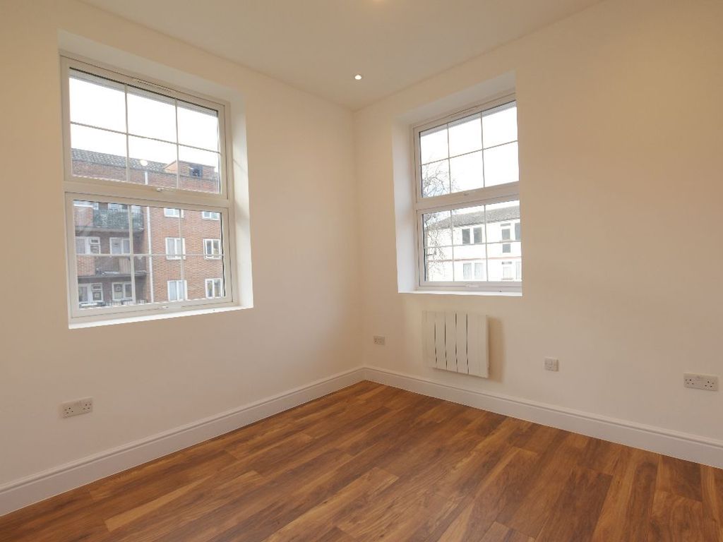 1 bed flat to rent in Romford Road, London E15 Zoopla