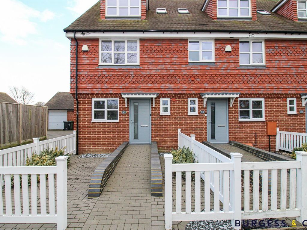3 bed town house for sale in Ashdown Road, BexhillOnSea TN40 Zoopla