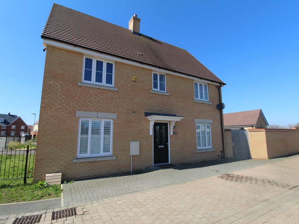 4 bed detached house for sale in Smyth View, Biggleswade, Bedfordshire