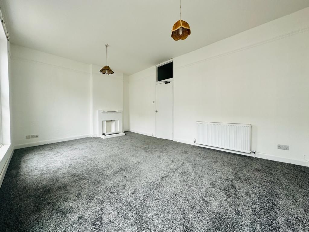 2 bed flat to rent in New Cut, Cullompton EX15, £650 pcm Zoopla