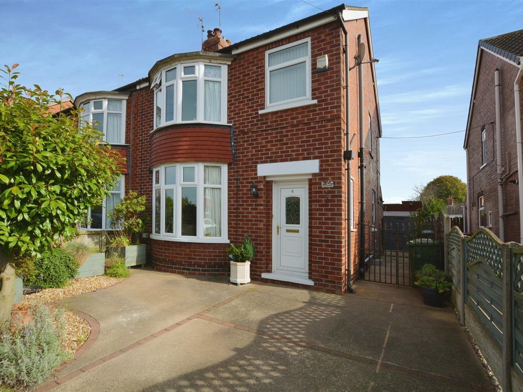 3 bed semidetached house for sale in Norman Crescent, Scunthorpe DN17